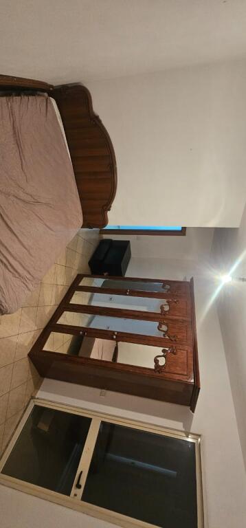 🏢Ne zonen e Yberishtit,Rruga 3 Deshmoret,perballe Kmy-s shitet apartament 1+1, 110,000 EURO