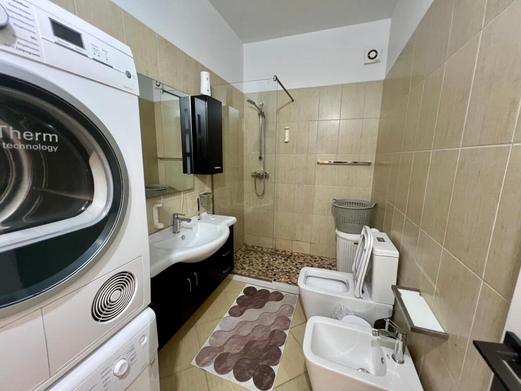 Penthouse Per Shitje Ne Bulevardin Vlore - Skele