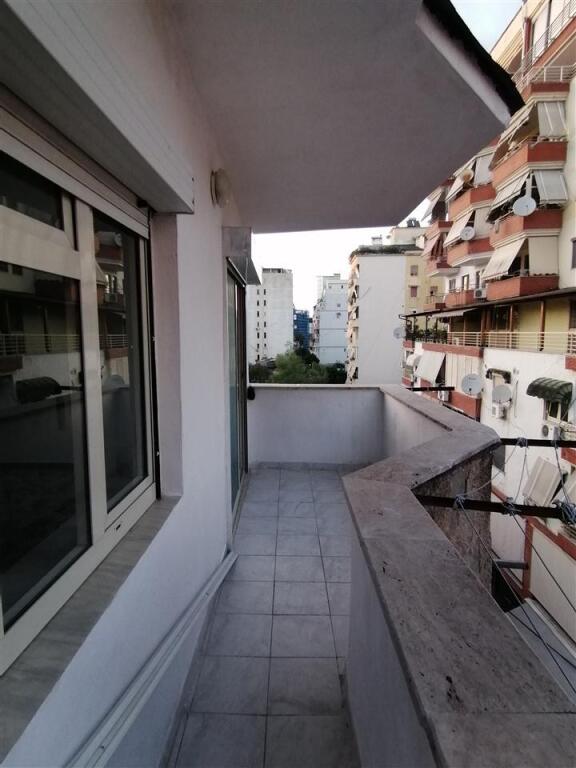 Appartamento 2+1+Cucina con ingresso indipendente in affitto, Myslym Shyr, via Islam Alla Prezzo: 500 mila leke