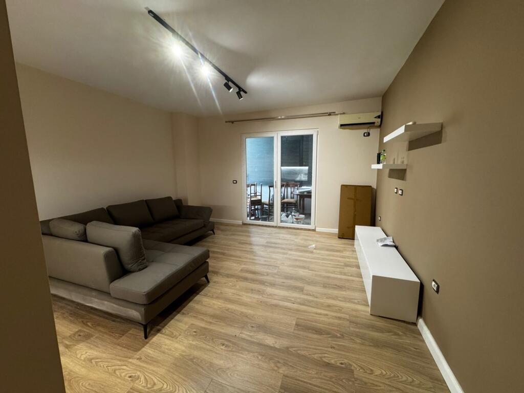 🏡 Jepet me Qira Apartament 1+1 – Kodra e Diellit (pranë Big Market)