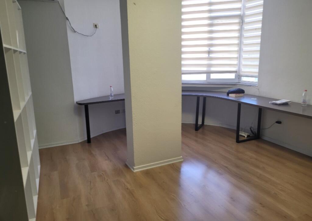 Jepet me qera apartament  1+1 sheshi willson