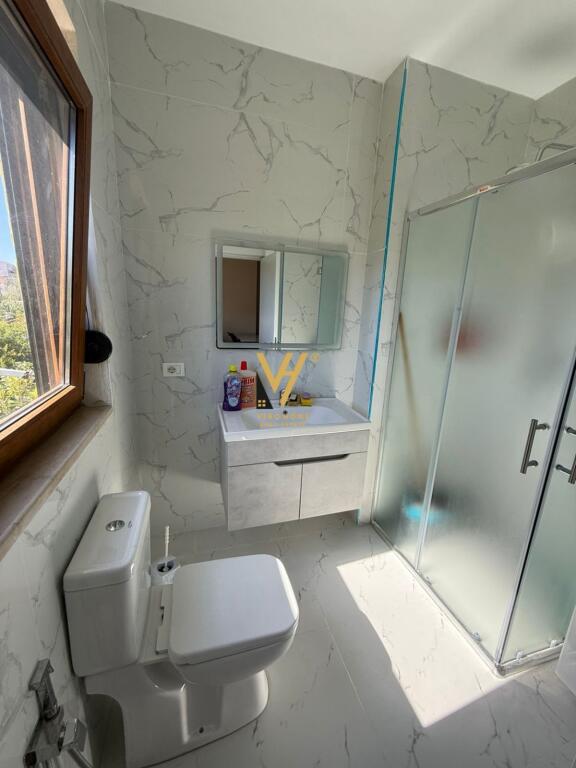 JEPET HYRJE 1+1 ME QIRA TE ALI DEMI 500 EURO