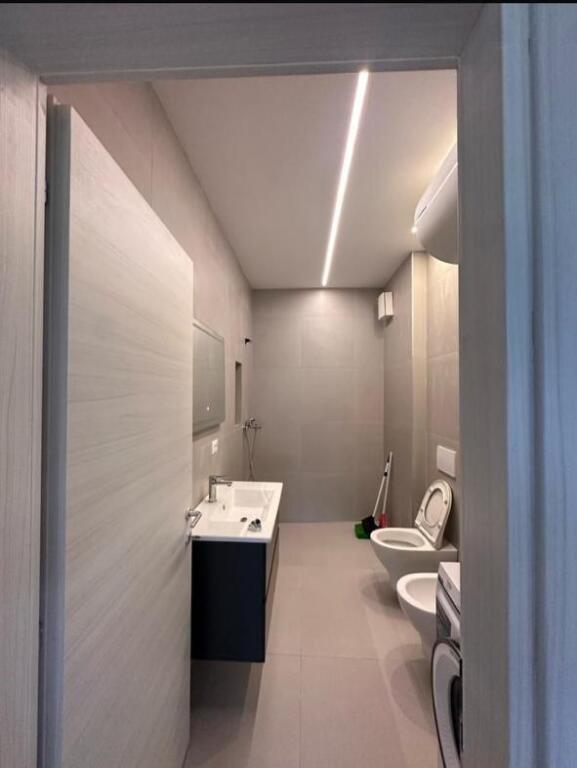 Complesso River Residence, appartamento in affitto, 2+1+2, arredato. 80.000 LEKE