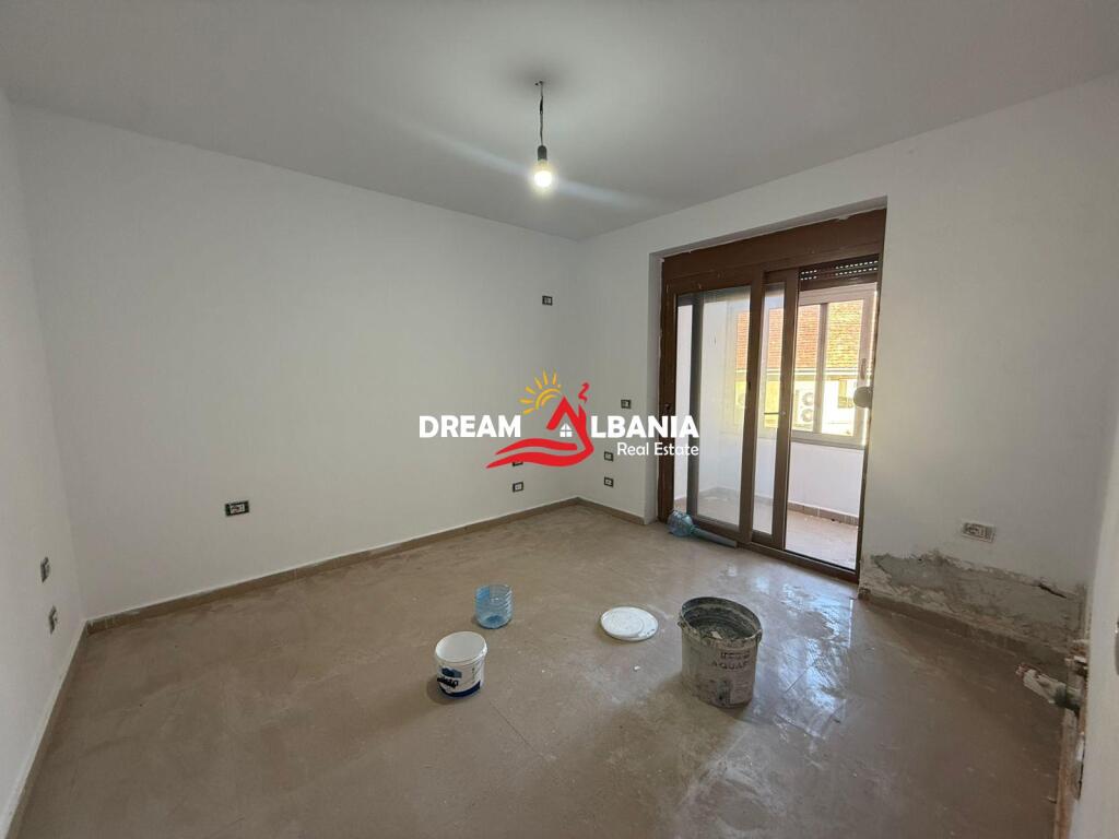 Locale per ufficio in affitto al 21 Dhjetori vicino all'incrocio con Vasil Shanton (ID 42611353)