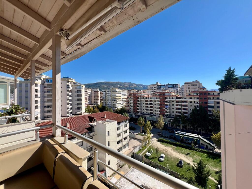 Penthouse Per Shitje Ne Bulevardin Vlore - Skele