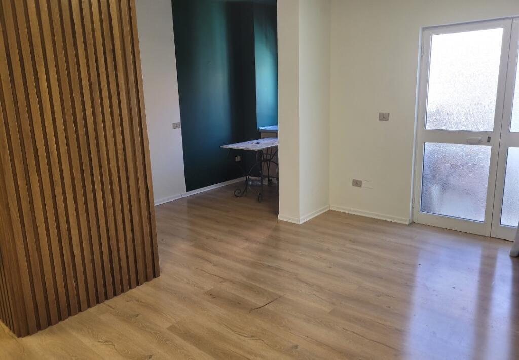 Jepet me qera apartament  1+1 sheshi willson