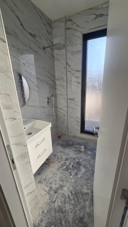 Siri Kodra Shitet Apartamentë 2+1+2 + Verende