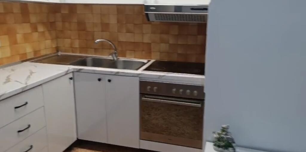 Affittasi 2+1+1 COMMISSARIATO N. 4 prezzo: 500 mila lek