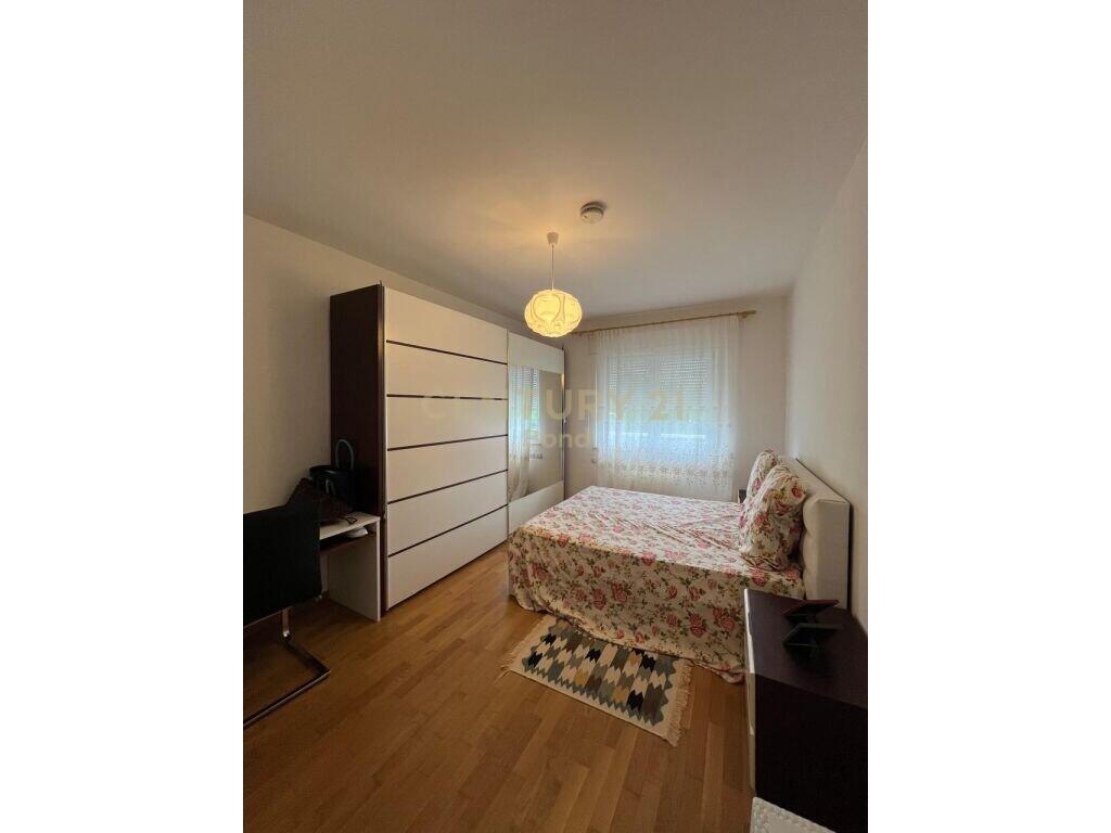 Jepet me qira Apartament 2+1+2 + Garazh