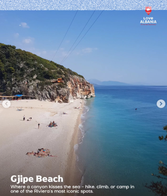 Appartamento molto grande nella zona Uji i Ftohtë, a 400 metri dalla spiaggia in una residenza a 5 stelle con piscina