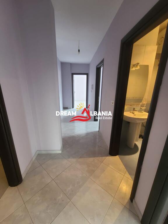 Apartament 3+1+2 WC ne Shitje ne Fresk, prane Fizikes Berthamore ne Tirane (ID 4131426)
