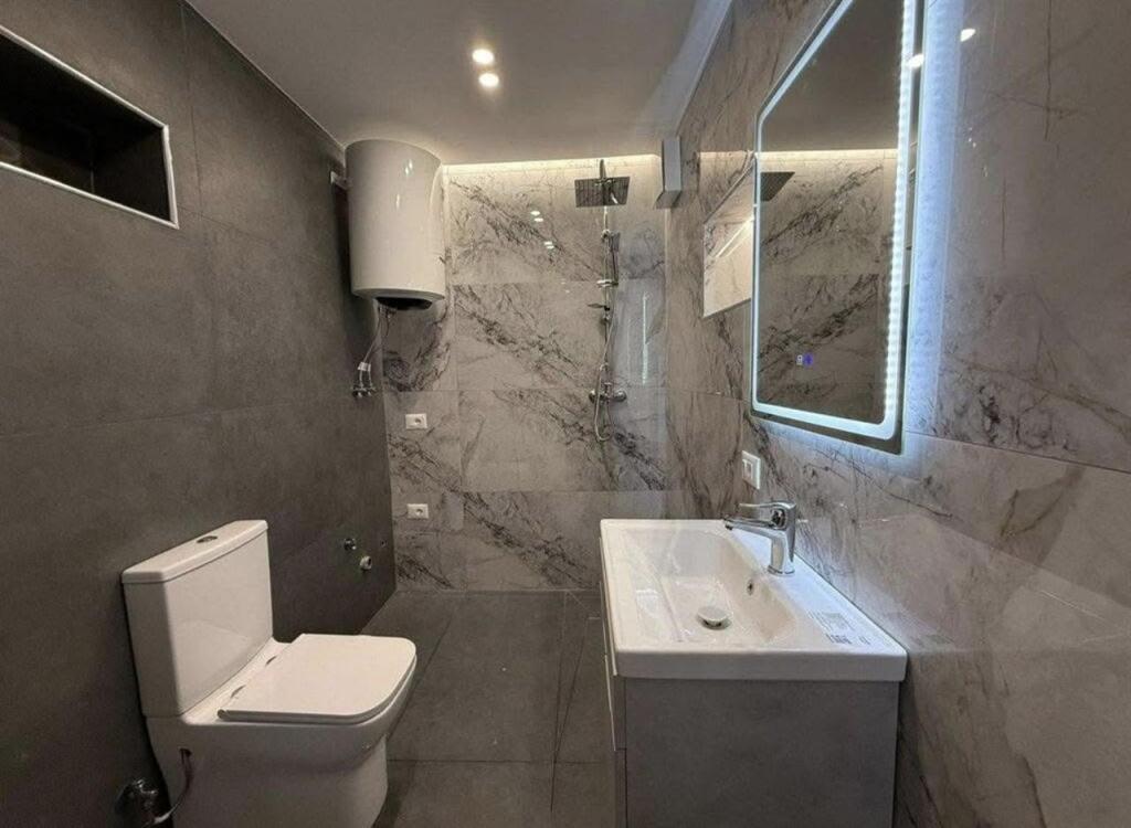 UFFICIO IN AFFITTO 45 M2 VIA ELBASAN 650 EURO