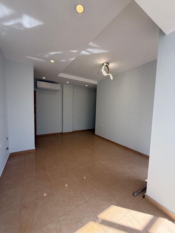 Fresk Shitet Apartament 1+1