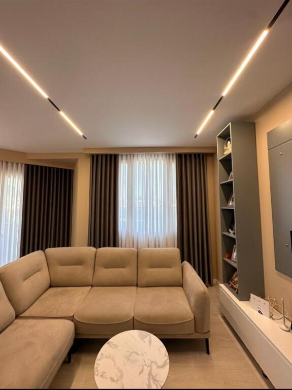Complesso River Residence, appartamento in affitto, 2+1+2, arredato. 80.000 LEKE
