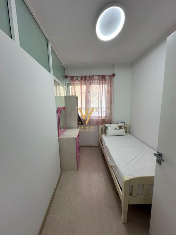 JEPET APARTAMENT 3+1 ME QIRA TE PAZARI I RI 70.000 LEKE