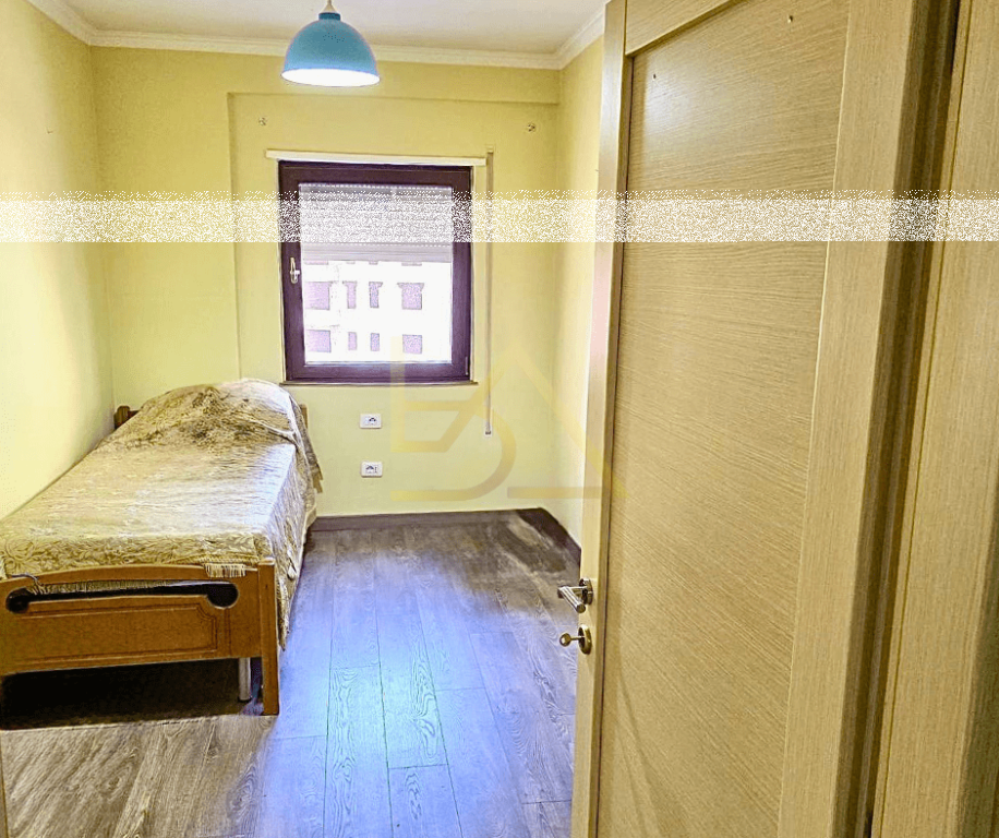 Shitet Apartament – Kopshti Botanik, Tiranë