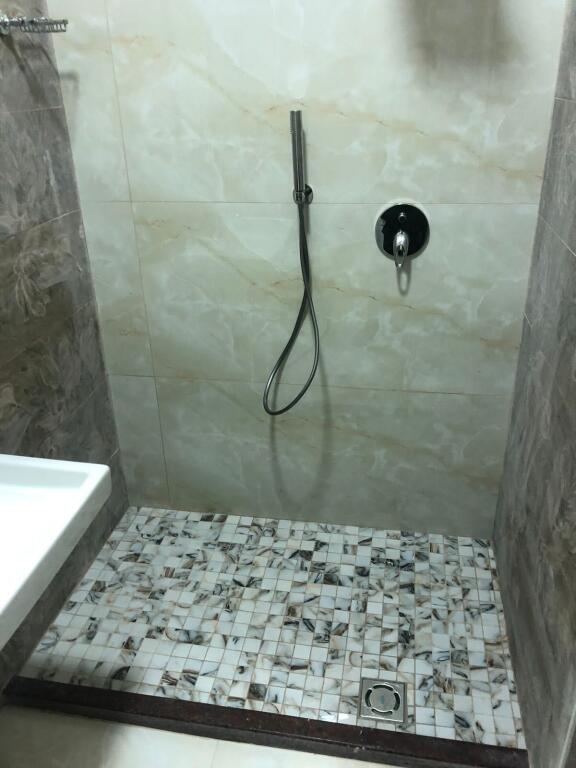 🏠 Jepet me Qira - Apartament 1+1 në Pazarin e Ri,