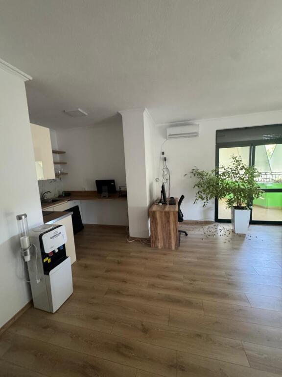 🏡 Appartamento in Affitto  📍 Ex-Esposizione 💶 Affitto: 750 mila lek/mese