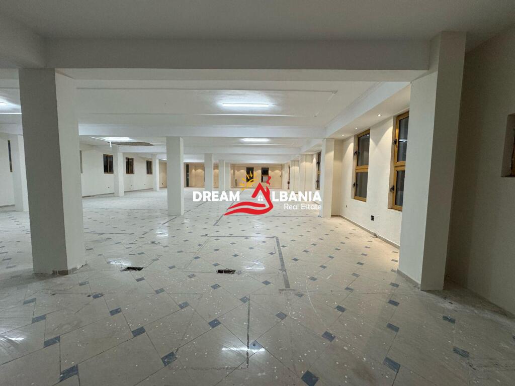 Godine 3-Kateshe Multifunksionale me Qera ne Tufine (ID 4281294)