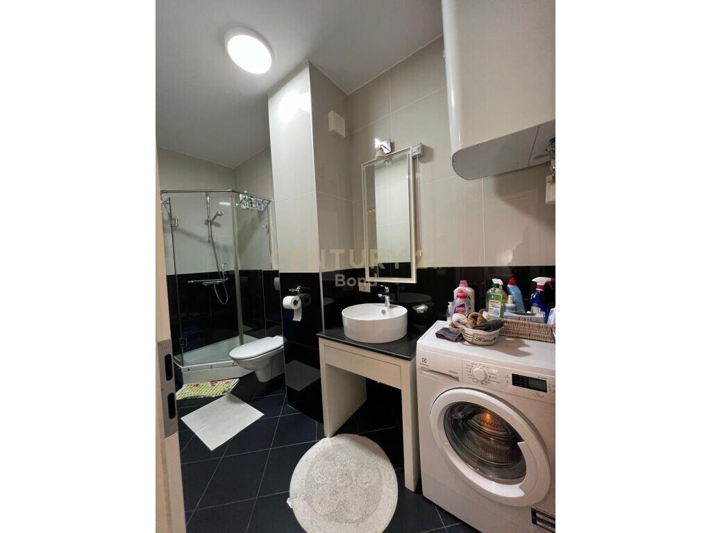 Jepet me qira Apartament 2+1+2 + Garazh