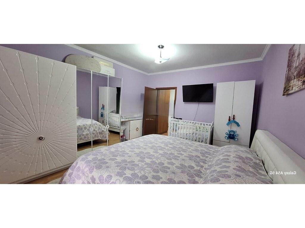 Shitet Apartament 2+1+2blk komune Parisit , Rr Tish Daija 225,000 €