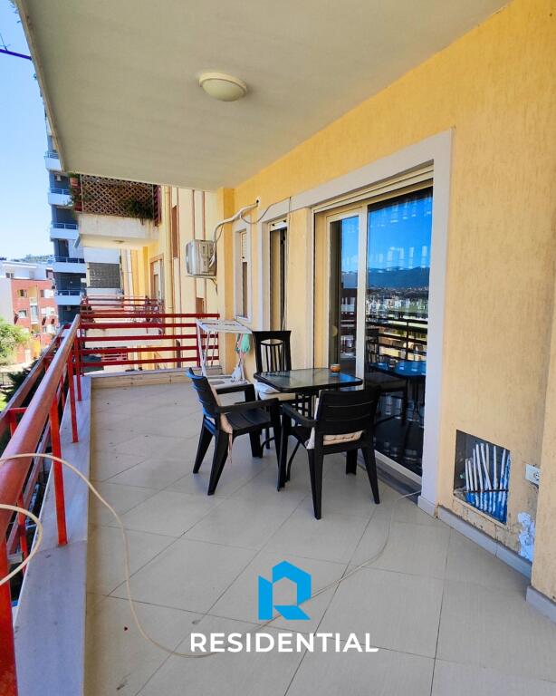 Tek Liqeni I Thate Shitet Apartament 2+1+2 I Mobiluar Me Cmim Super Okazion 1690€/m²!