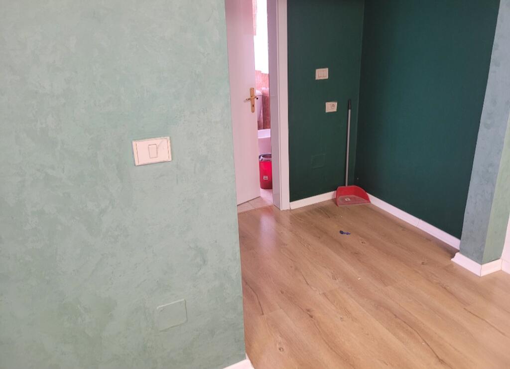 Jepet me qera apartament  1+1 sheshi willson