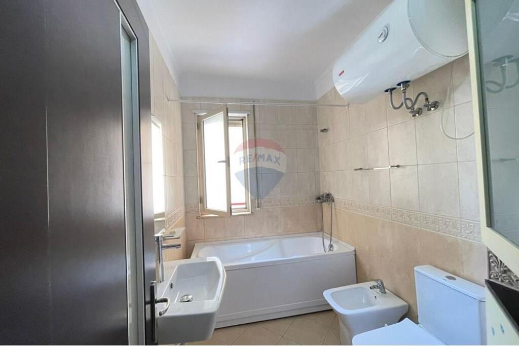 Appartamento 2+1 più 2 bagni in affitto a Bllok