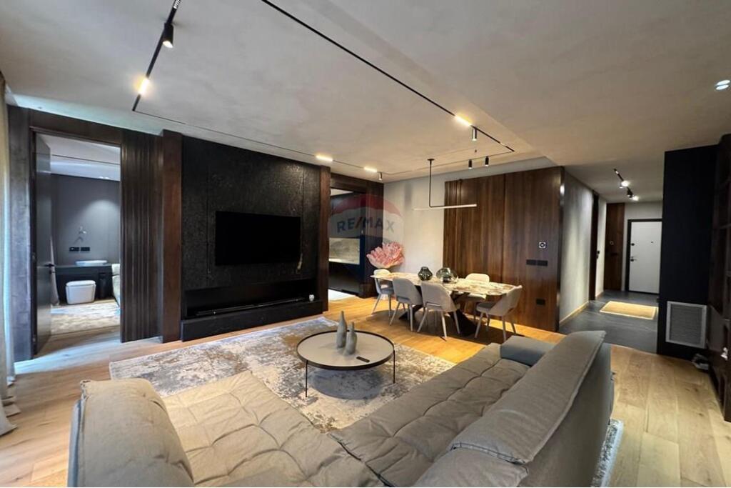 GARDEN BUILDING, APARTMENT 200m2 FOR SALE