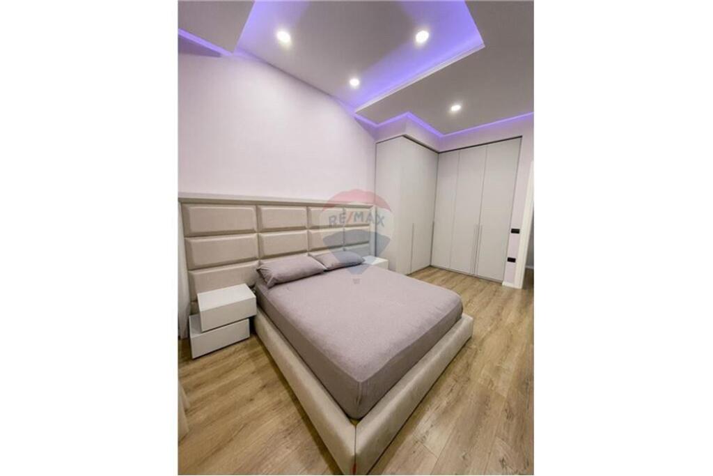 APPARTAMENTO DI LUSSO 2+1+PARCHEGGIO IN CENTRO-PAZARI RI