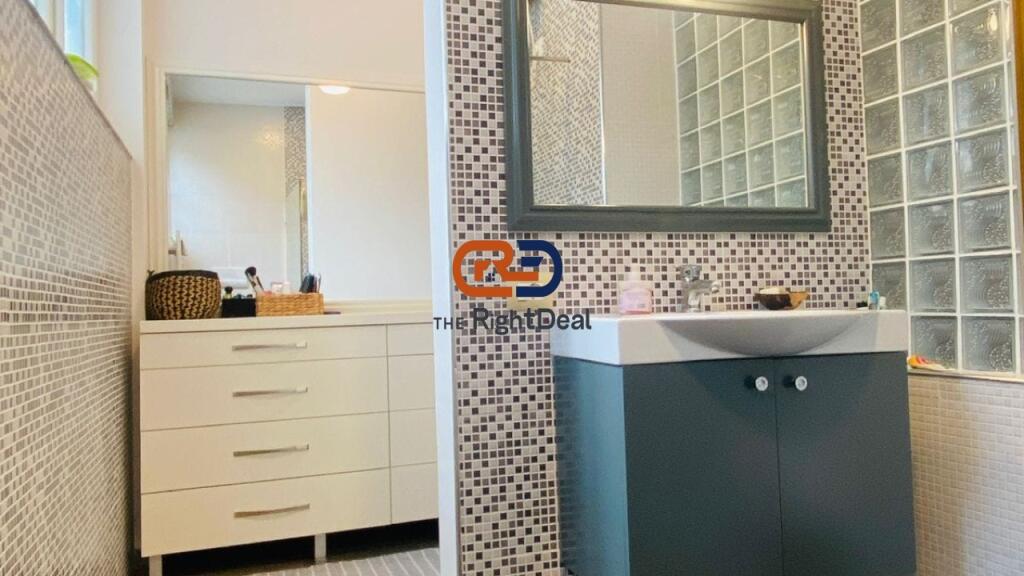 A Vasil Shanto, Appartamento 2+1 Con Veranda In Vendita!!!