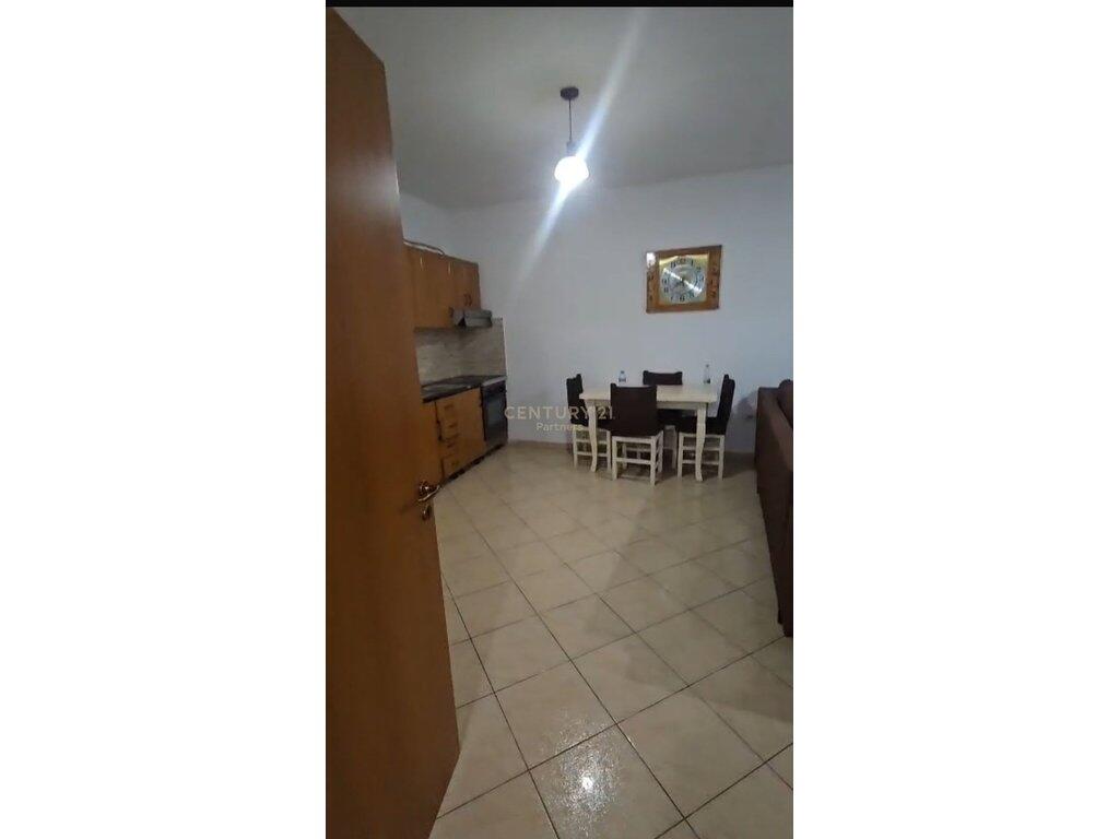 VENDESI APPARTAMENTO 1+1 YZBERISHT-DI FRONTE A KMY 110,000 €