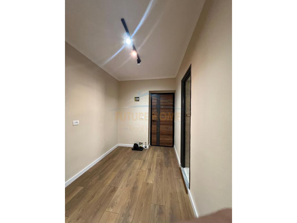 Shitet, Apartament 2+1, Oxhaku, Tirane.