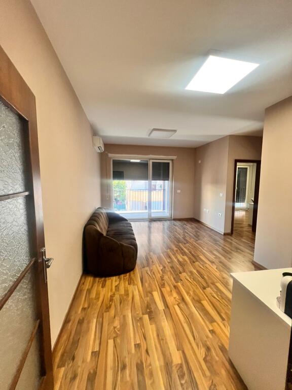 Affittasi locale commerciale presso Ingegneria delle Costruzioni  2 posti auto