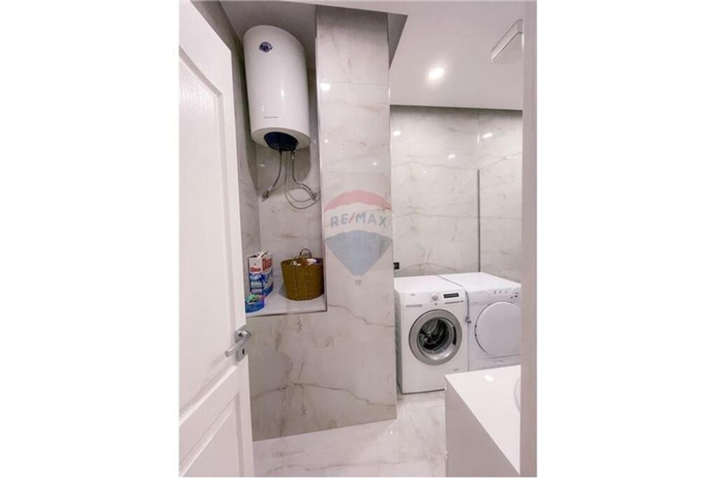 APPARTAMENTO DI LUSSO 2+1+PARCHEGGIO IN CENTRO-PAZARI RI