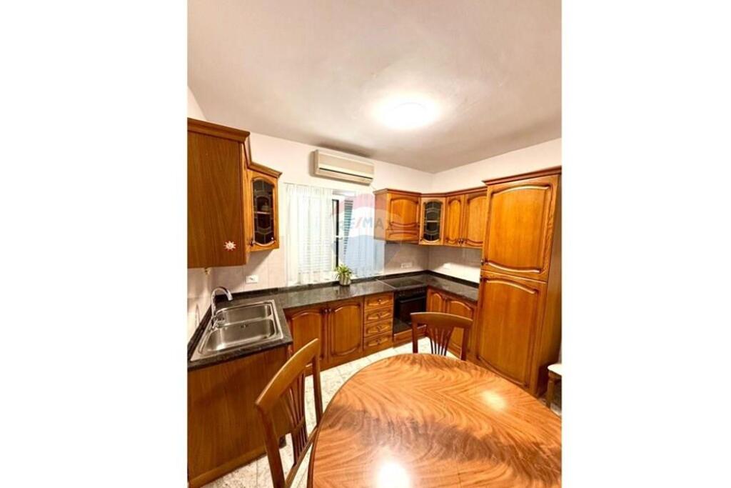 Appartamento 2+1+2+ balcone in affitto nel centro di Tirana !