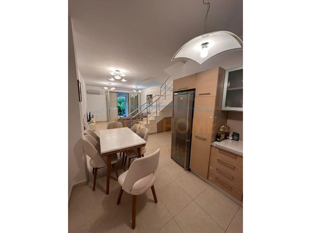 In vendita, Duplex Lura 1 Gjiri i Lalezit