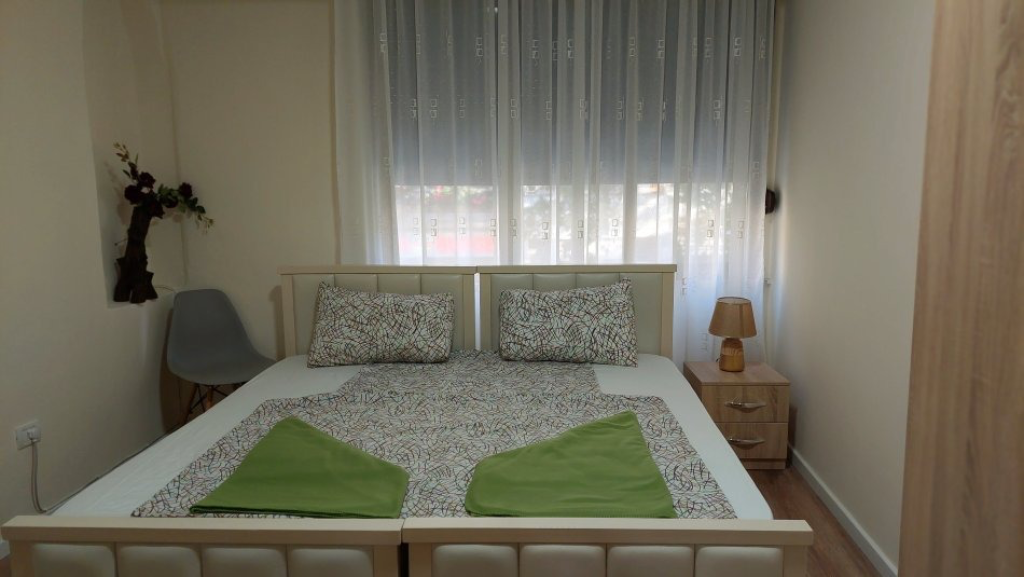 Apartment 1+1 for rent in Myslym Shyr, super location on the main road. Also for Airbnb