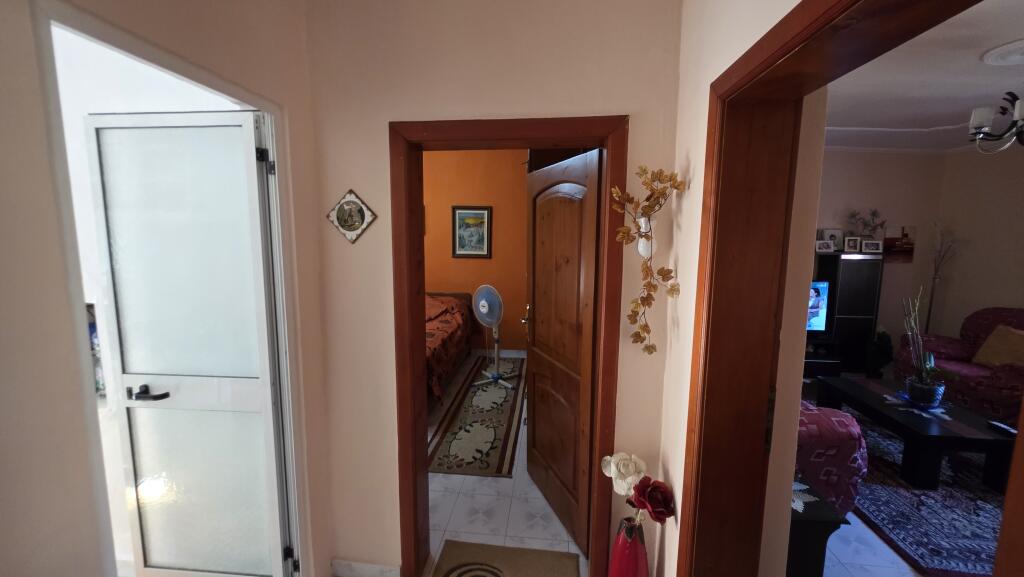 Shitet apartament 1+1 tek Selvia prane shkolles Partizani.