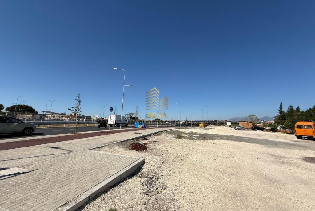 Terreno in affitto 800m², Laprake - Grande Anello, 1300 Euro