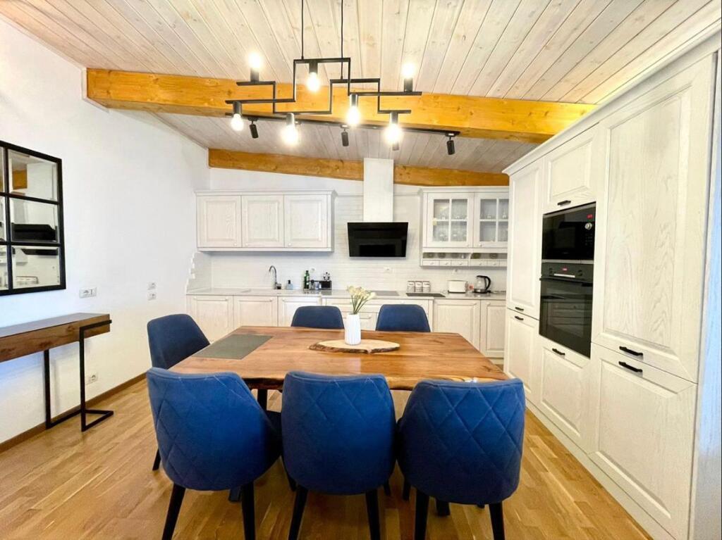 Penthouse per shitje 2+1+2 Prane Liqenit Artificial