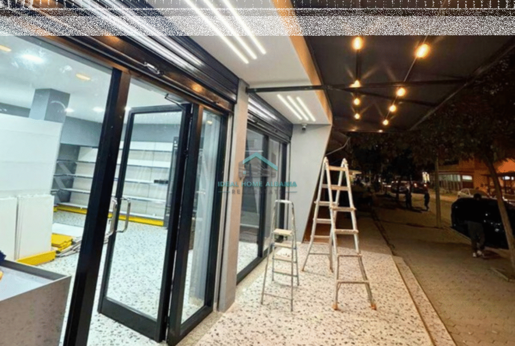 Cole, Vlore- Appartamento 1+1+Negozio in vendita