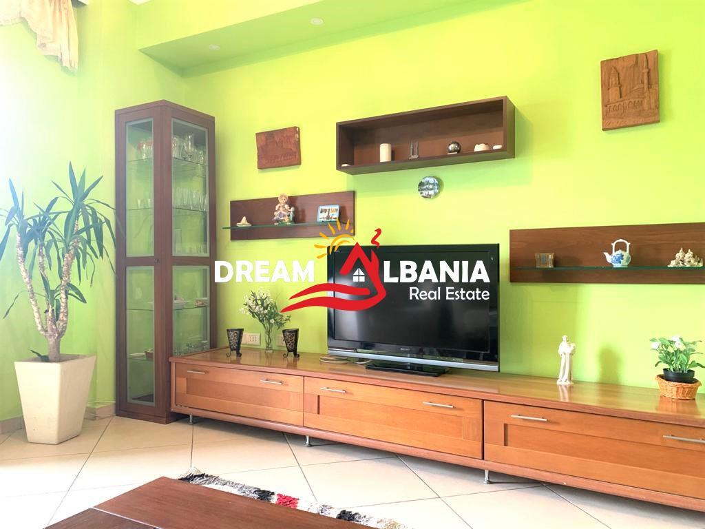 Appartamento 2+1+2 in affitto a Zogu i Zi vicino al Ring center (ID 42214237)