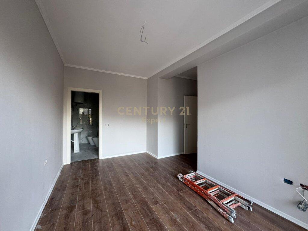 AFFITTIAMO APPARTAMENTO PER UFFICI IN VIA DURRESIT! 650 € /Mese