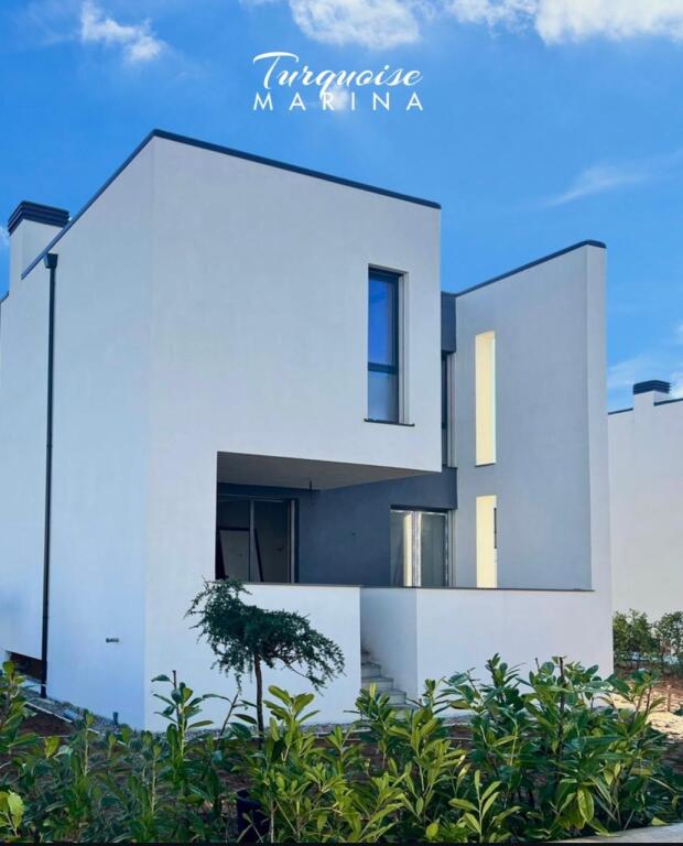 VILLA WITH POOL AND YARD FOR SALE IN THE TURQUOISE MARINA RESIDENCE, LALZ BAY HAMALLAJ !