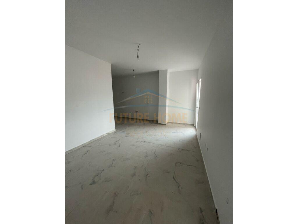 Shitet, Apartament 1+1  Kompleksi Aura  Laprake