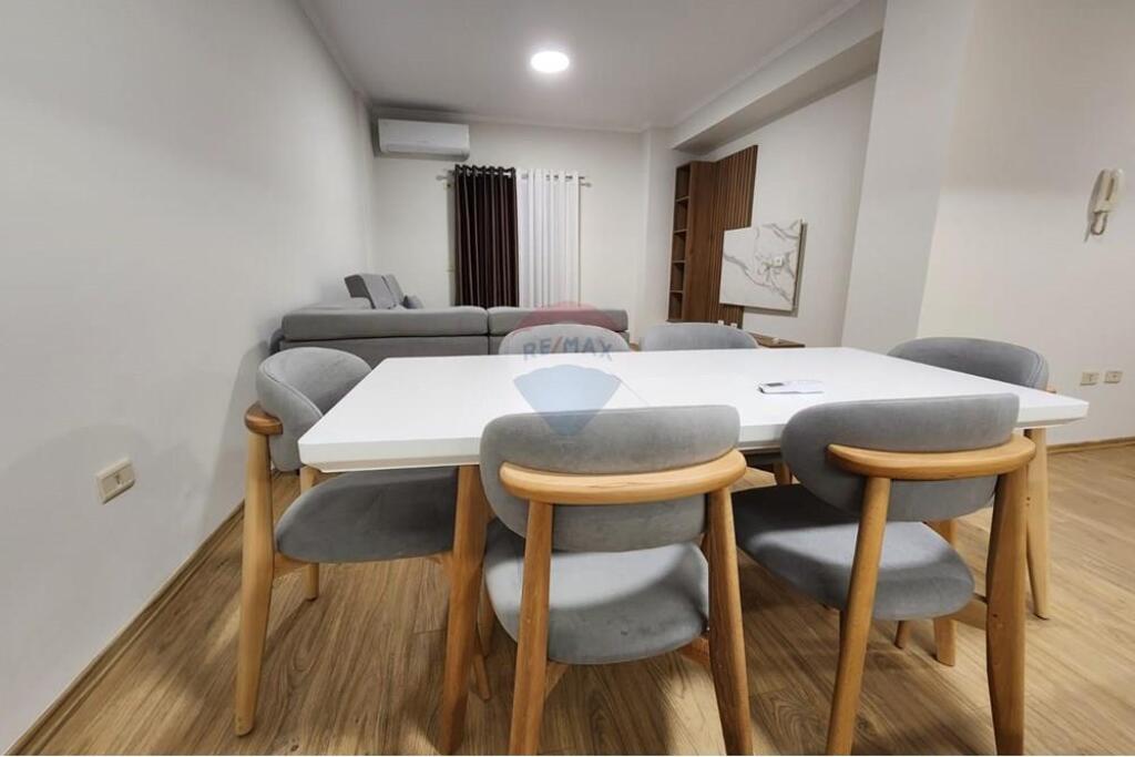 Apartament 2+1+2 me qira Zogu i Zi Logosi