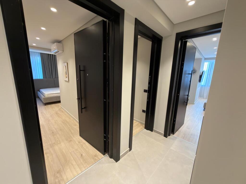 🏙️ Vendesi in vendita 3 appartamenti simili 📍 Pazari i Ri, dietro “Neptun”💶 Prezzo: 365.000 €