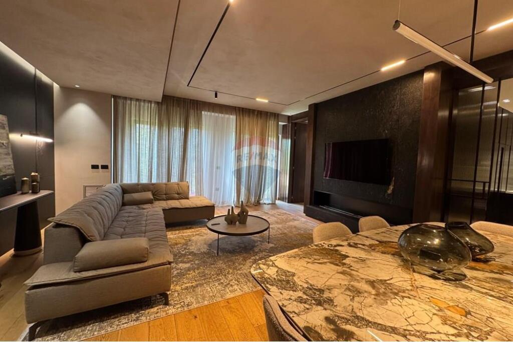 GARDEN BUILDING, APARTMENT 200m2 FOR SALE