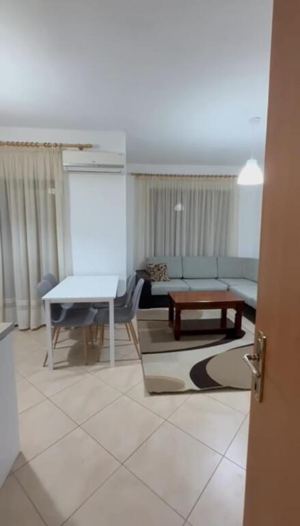 APARTAMENT I PERSHTATESHEM PER CIFTE 1+1 ASTIR